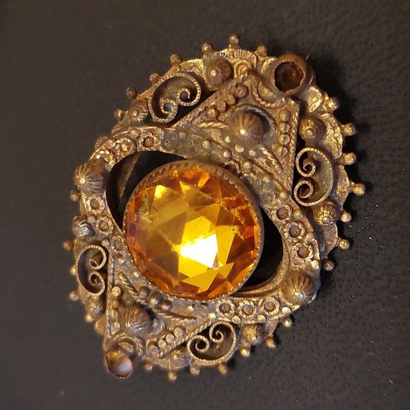 Antique Jewelry - Antique Scrollwork Filigree Topaz Honey Faceted Glass Gold Brooch Pin